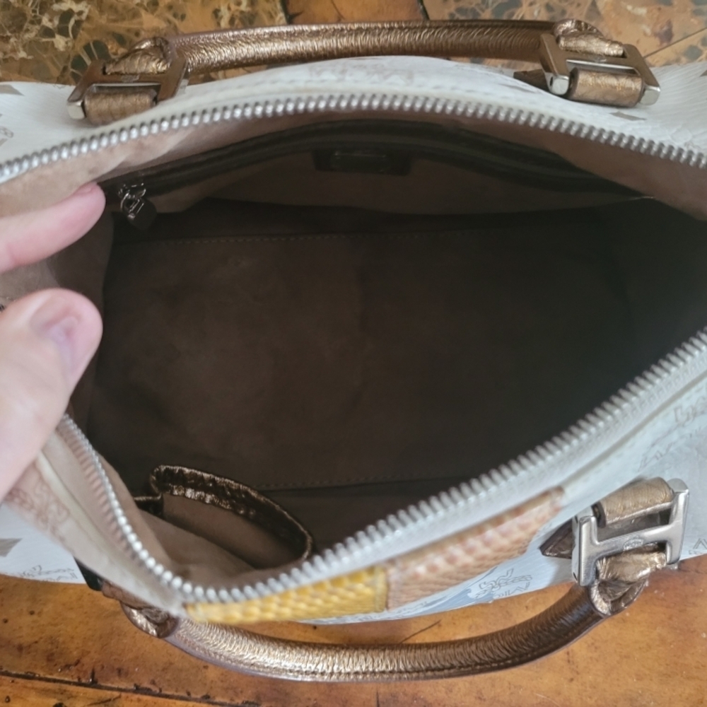 MCM White and Gold Women's Bag - Picture 6 of 7